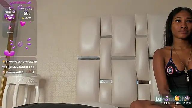 Snapshot of vayoleen chatting on February 21, 2025, 9:00 pm vayoleen online show from February 21, 2025, 9:00 pm