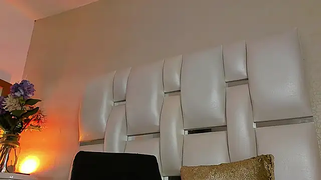 Snapshot of vayoleen chatting on March 20, 2025, 12:32 pm vayoleen online show from March 20, 2025, 12:32 pm