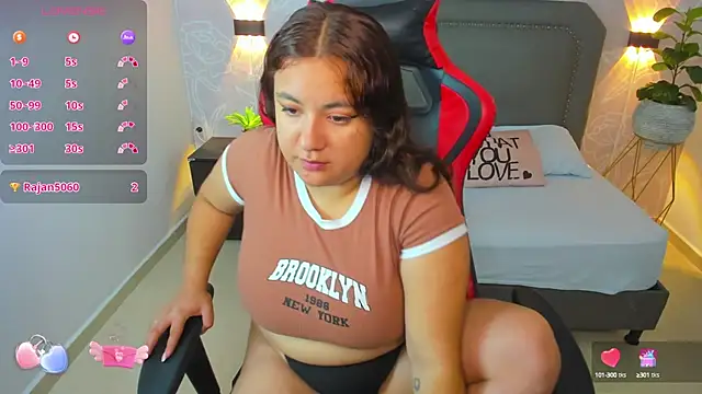 Snapshot of nadine_russo chatting on January 9, 2025, 7:40 pm nadine russo online show from January 9, 2025, 7:40 pm