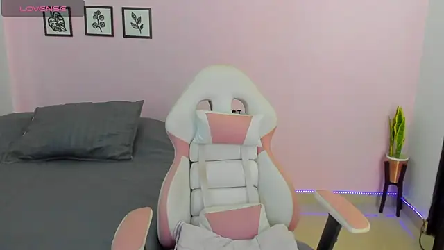 Snapshot of sophie_pazz chatting on February 8, 2026, 5:16 pm sophie pazz online show from February 8, 2026, 5:16 pm