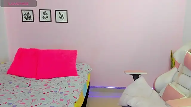 Snapshot of sophie_pazz chatting on February 19, 2026, 2:57 pm sophie pazz online show from February 19, 2026, 2:57 pm