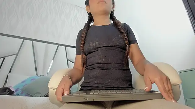 Victoriaa millers online show from March 13, 2026, 7:09 pm