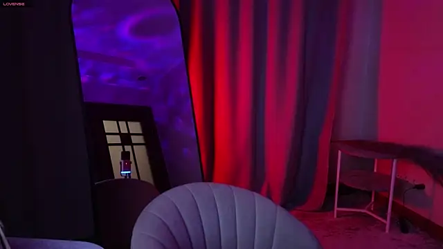 Snapshot of LilithStrangfor chatting on October 23, 2025, 9:13 pm LilithStrangfor online show from October 23, 2025, 9:13 pm