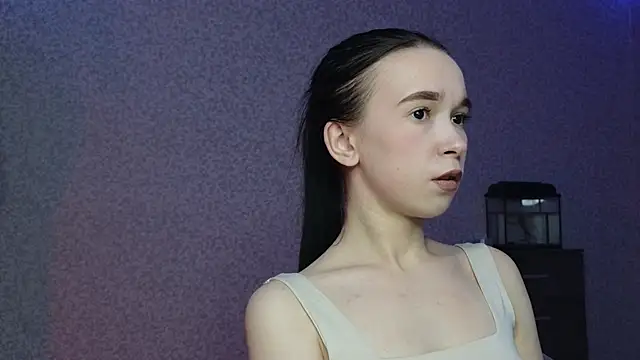LilithStrangfor online show from April 21, 2026, 1:42 am