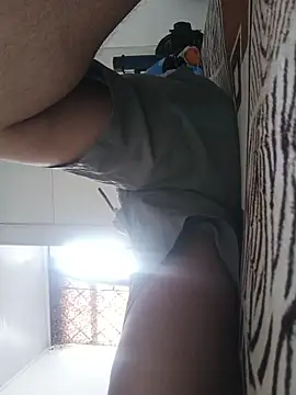 beautiful hands  online show from March 25, 2026, 9:32 pm