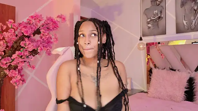 Elith noa online show from October 4, 2025, 7:45 pm