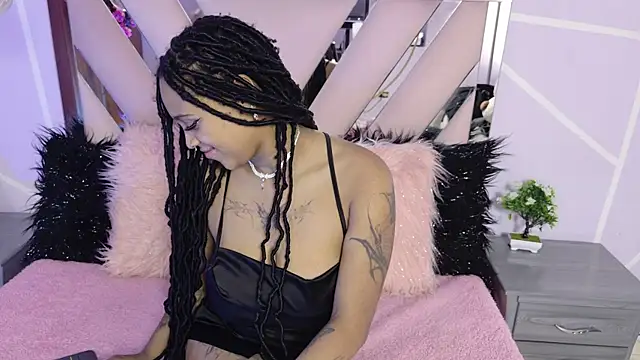 Elith noa online show from December 4, 2025, 7:44 pm