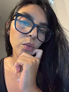 Snapshot of _miaquevedo_ chatting on July 31, 2026, 4:06 pm miaquevedo online show from July 31, 2026, 4:06 pm