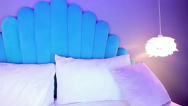 CaitlynCouper online show from March 18, 2025, 10:37 pm