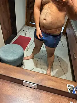 Snapshot of versatile_guy01 chatting on October 18, 2025, 2:58 am versatile guy01 online show from October 18, 2025, 2:58 am