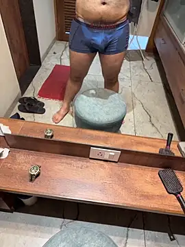 Snapshot of versatile_guy01 chatting on November 14, 2025, 3:05 am versatile guy01 online show from November 14, 2025, 3:05 am