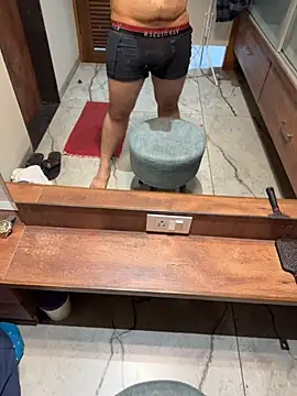 Snapshot of versatile_guy01 chatting on December 1, 2025, 3:33 am versatile guy01 online show from December 1, 2025, 3:33 am