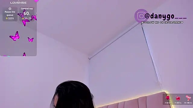 Snapshot of ZarianaEvanz chatting on September 12, 2025, 10:21 pm ZarianaEvanz online show from September 12, 2025, 10:21 pm