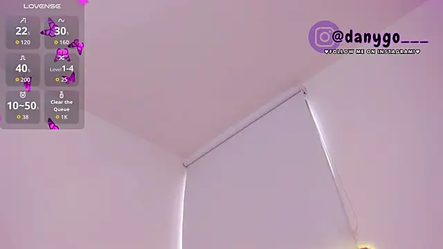 Snapshot of ZarianaEvanz chatting on October 3, 2025, 9:12 pm ZarianaEvanz online show from October 3, 2025, 9:12 pm