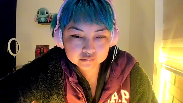 Shaddycute  online show from January 5, 2026, 7:28 pm