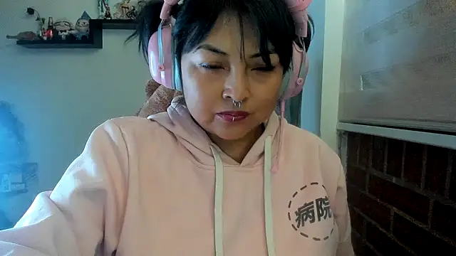 Shaddycute  online show from April 25, 2026, 1:41 pm
