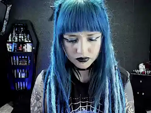 Snapshot of DimmuandDarkness chatting on December 18, 2024, 8:53 am DimmuandDarkness online show from December 18, 2024, 8:53 am