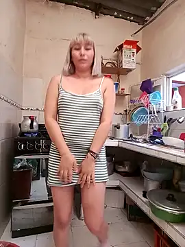 Snapshot of florecita9 chatting on December 3, 2024, 9:45 pm florecita9 online show from December 3, 2024, 9:45 pm