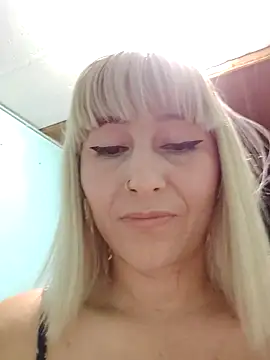 Snapshot of florecita9 chatting on January 18, 2025, 11:44 pm florecita9 online show from January 18, 2025, 11:44 pm