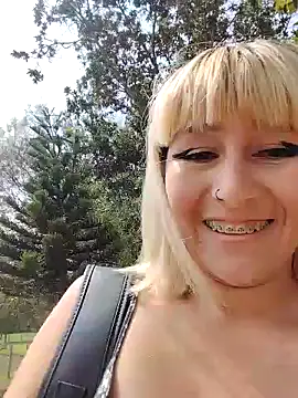 Snapshot of florecita9 chatting on February 5, 2025, 6:59 pm florecita9 online show from February 5, 2025, 6:59 pm