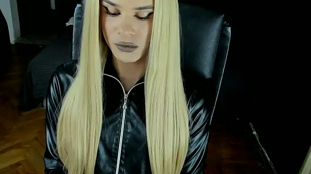 Snapshot of EvelynLexy chatting on September 30, 2025, 5:18 pm EvelynLexy online show from September 30, 2025, 5:18 pm