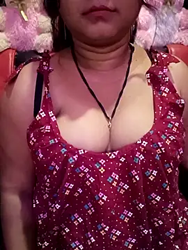Snapshot of ella_mariya chatting on May 13, 2026, 6:27 pm ella mariya online show from May 13, 2026, 6:27 pm