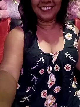 Snapshot of ella_mariya chatting on June 1, 2026, 3:58 pm ella mariya online show from June 1, 2026, 3:58 pm