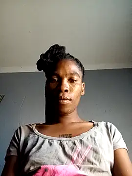 Snapshot of hoittytoittyxx chatting on October 27, 2025, 4:11 pm hoittytoittyxx online show from October 27, 2025, 4:11 pm