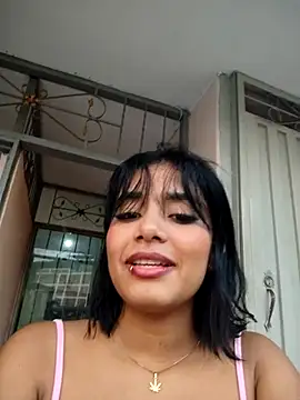 Snapshot of caro03x chatting on November 3, 2025, 10:21 pm caro03x online show from November 3, 2025, 10:21 pm