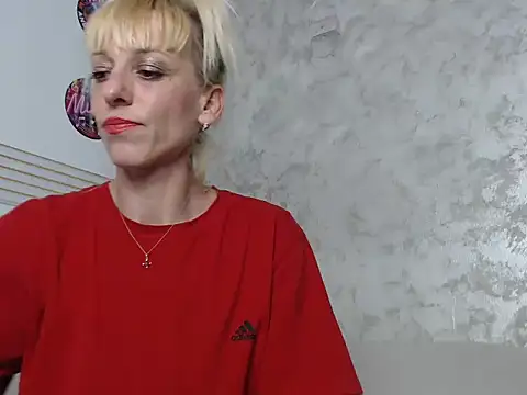Snapshot of AyleenSmith chatting on May 12, 2026, 6:27 pm AyleenSmith online show from May 12, 2026, 6:27 pm