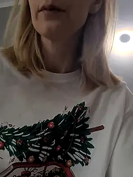 AvelinaLeoni online show from February 19, 2026, 6:31 am