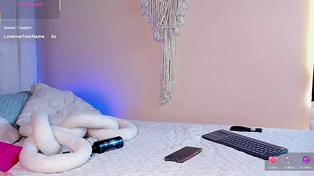 Elise Diamond online show from April 23, 2026, 1:02 pm