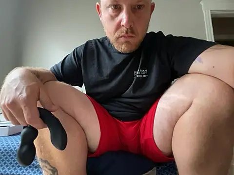 Mcpussypounder211 online show from June 9, 2026, 10:32 pm
