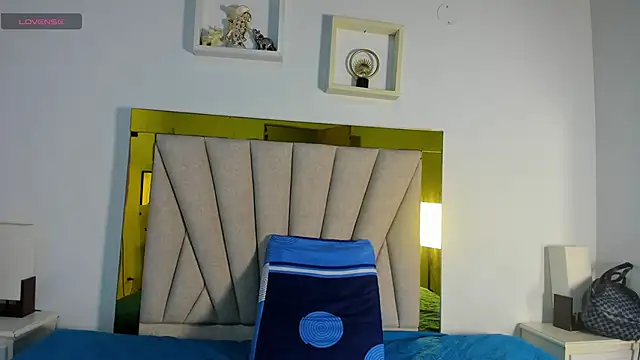 Snapshot of vahiolet_fuentes chatting on November 19, 2025, 3:06 am vahiolet fuentes online show from November 19, 2025, 3:06 am