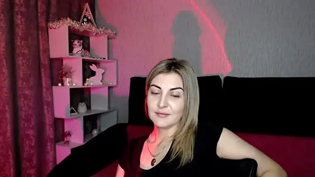 Snapshot of Amelia_Harper chatting on December 22, 2024, 5:42 pm Amelia Harper online show from December 22, 2024, 5:42 pm