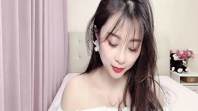 aisha123123 online show from March 9, 2025, 1:26 pm