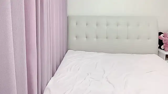 aisha123123 online show from March 15, 2025, 2:03 am