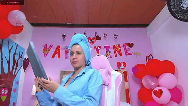 Miia harper  online show from February 5, 2025, 7:31 pm