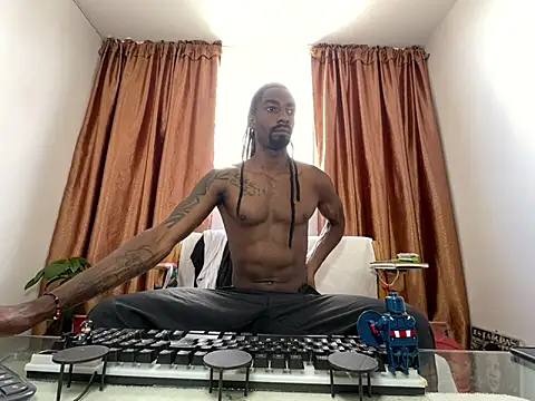 Snapshot of Malkon_Big chatting on June 16, 2026, 5:37 pm Malkon Big online show from June 16, 2026, 5:37 pm
