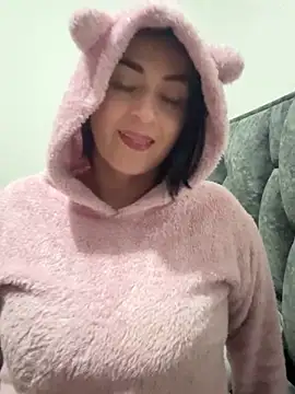 karenlennox1 online show from November 7, 2025, 3:17 am