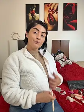 karenlennox1 online show from May 30, 2026, 11:02 pm