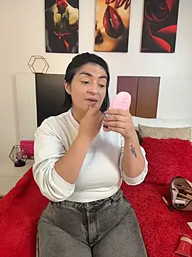 karenlennox1 online show from July 6, 2026, 10:56 pm