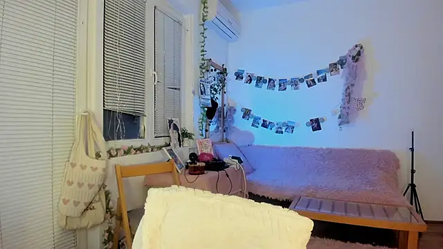 Snapshot of Jenny_darling_love chatting on January 13, 2025, 6:59 pm Jenny darling love online show from January 13, 2025, 6:59 pm