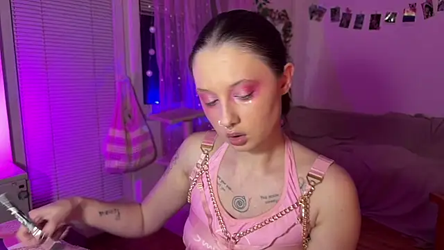 Snapshot of Jenny_darling_love chatting on June 7, 2026, 8:34 pm Jenny darling love online show from June 7, 2026, 8:34 pm