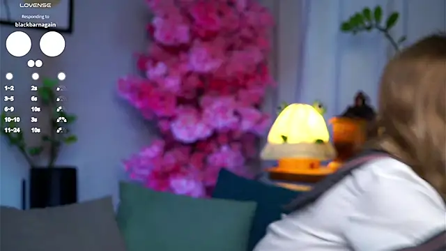 EdlinHargus online show from March 4, 2025, 2:27 am