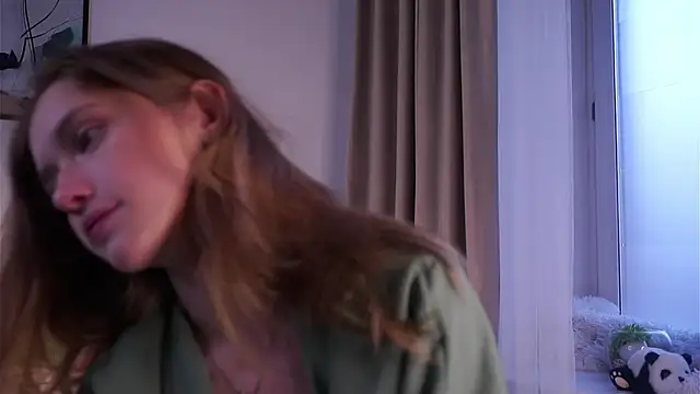 EdlinHargus online show from November 8, 2025, 1:39 am