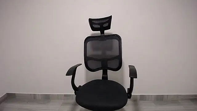 Snapshot of present_the_magic chatting on December 8, 2024, 5:39 am present the magic online show from December 8, 2024, 5:39 am