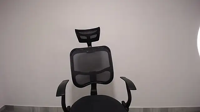 Snapshot of present_the_magic chatting on December 9, 2024, 5:40 am present the magic online show from December 9, 2024, 5:40 am