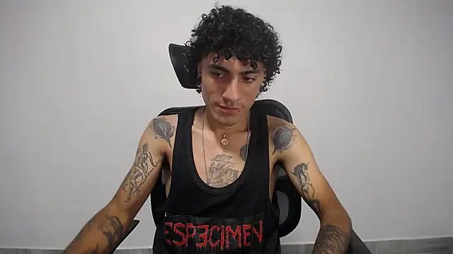 Snapshot of present_the_magic chatting on February 11, 2025, 5:37 am present the magic online show from February 11, 2025, 5:37 am