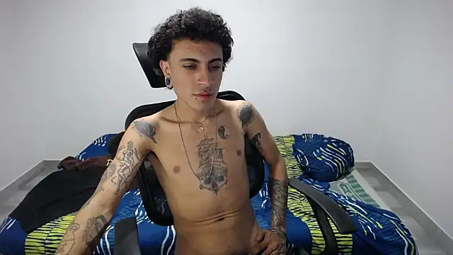 Snapshot of present_the_magic chatting on October 24, 2025, 7:38 am present the magic online show from October 24, 2025, 7:38 am